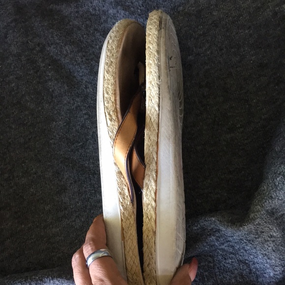 Tommy Bahama flip-flops used in decent condition I still have life left - Picture 4 of 5